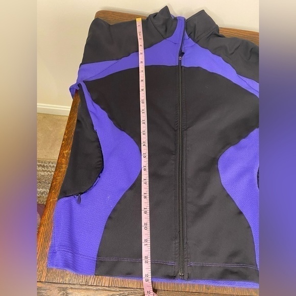 ADIDAS women’s athletic jacket size medium - Picture 6 of 10